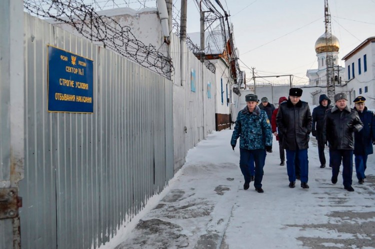 被监禁的俄罗斯反对派领导人阿列克谢纳瓦尔尼描述了极狼北极监狱的严酷现实