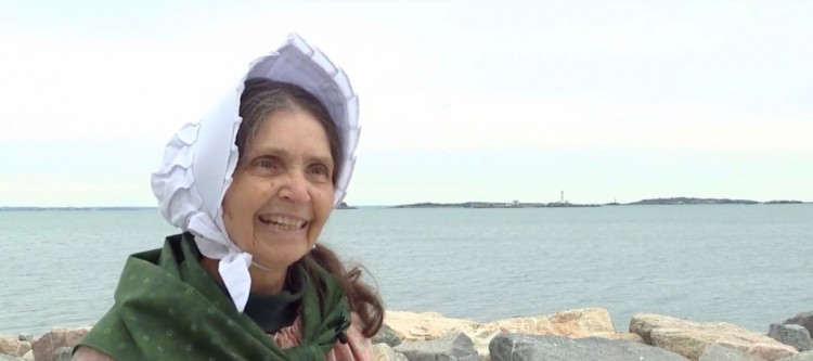 美国最后一位灯塔看守人莎莉斯诺曼SALLYSNOWMAN结束20年后在波士顿灯塔的看守