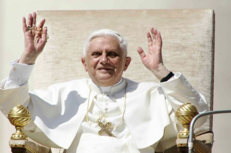 [约翰逊]助手在教皇本笃逝世周年纪念日表示，教皇本笃会禁止同性祝福