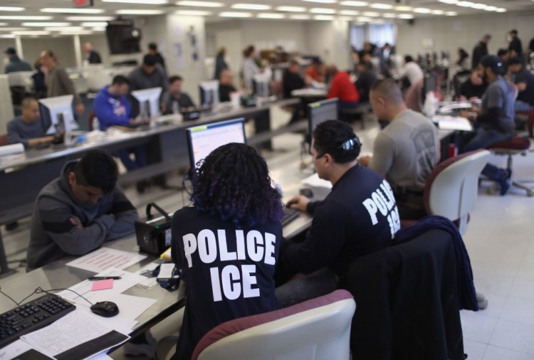 乔拜登总统任期内ICE驱逐出境的人数远少于唐纳德特朗普任期内驱逐的人数
