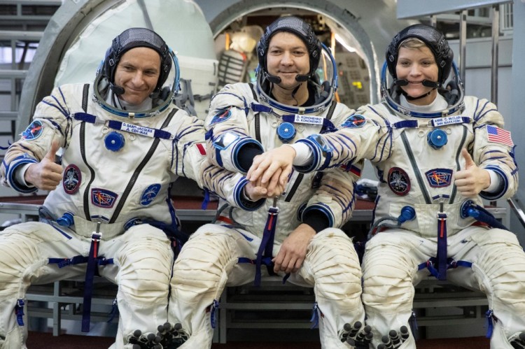 [艾略特]俄罗斯宇航员奥列格·科诺年科创造了在太空停留最长时间的世界纪录