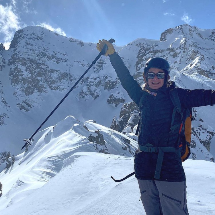 美国滑雪先驱凯瑟琳里格比在科索沃雪崩中丧生